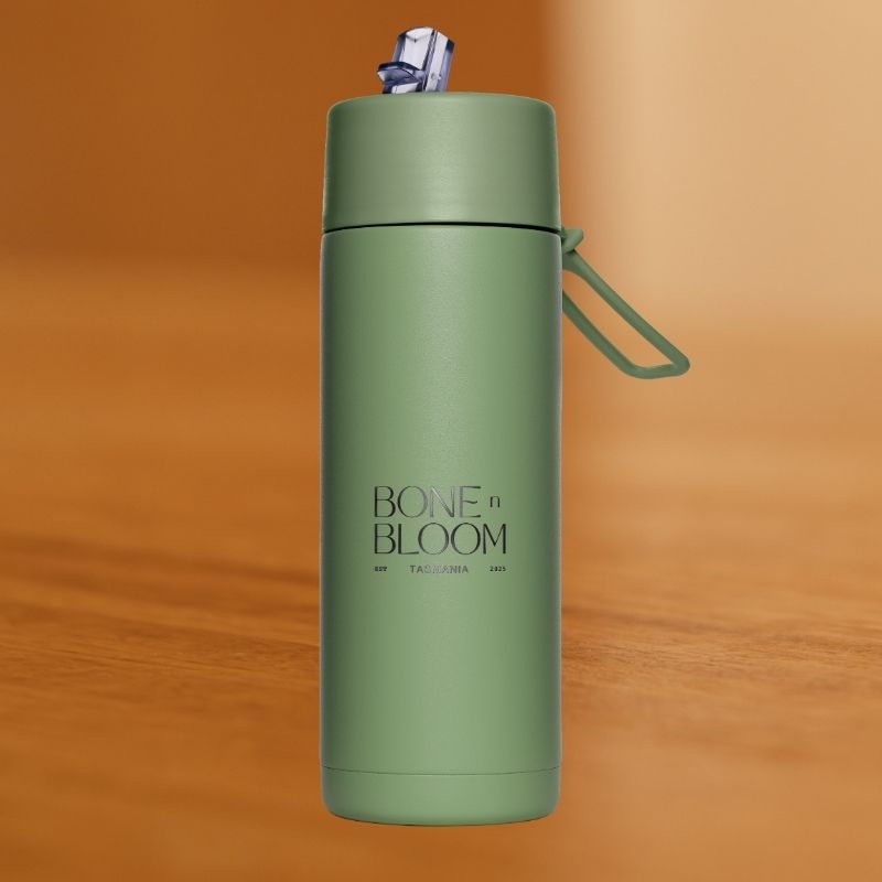 Aura Vacuum Bottle | 600ml Sage Green